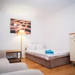 Apartrooms Near Old Town In Dnf Done Invoice Privat bolig