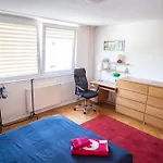 Apartrooms Near Old Town In Dnf Done Invoice Privat bolig