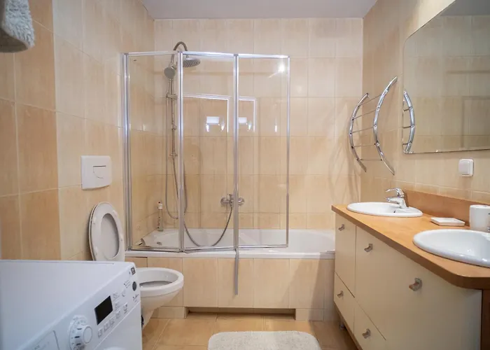 Apartrooms Near Old Town In Dnf Done Invoice Privat bolig *