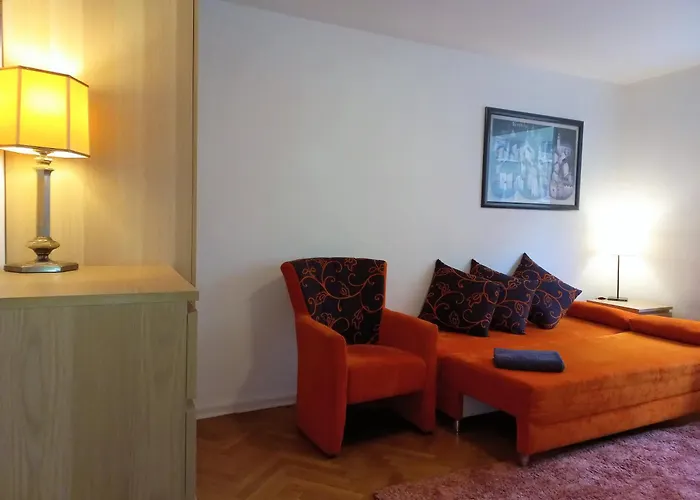 Apartrooms Near Old Town In Dnf Done Invoice Privat bolig